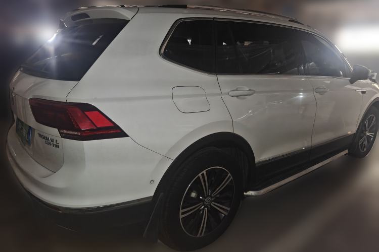 Used Volkswagen Tiguan L 2017 330TSI Automatic Two-Wheel Drive Flagship Edition Rear Right 45 Deg