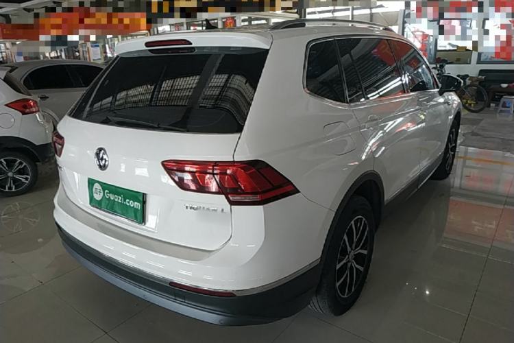 Used Volkswagen Tiguan L 2017 330TSI Automatic Two-Wheel Drive Luxury Edition Rear Right 45 Deg