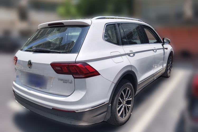 Used Volkswagen Tiguan L 2017 330TSI Automatic Two-Wheel Drive Luxury Edition Rear Right 45 Deg