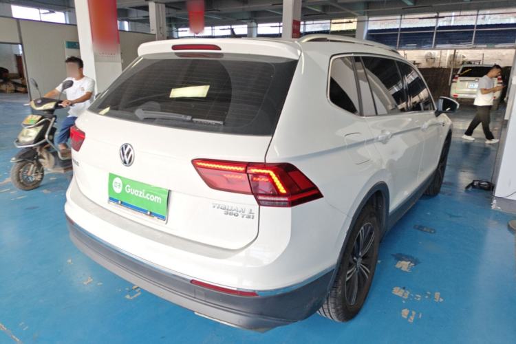 Used Volkswagen Tiguan L 2017 380TSI Automatic All-Wheel-Drive Luxury Edition Rear Right 45 Deg