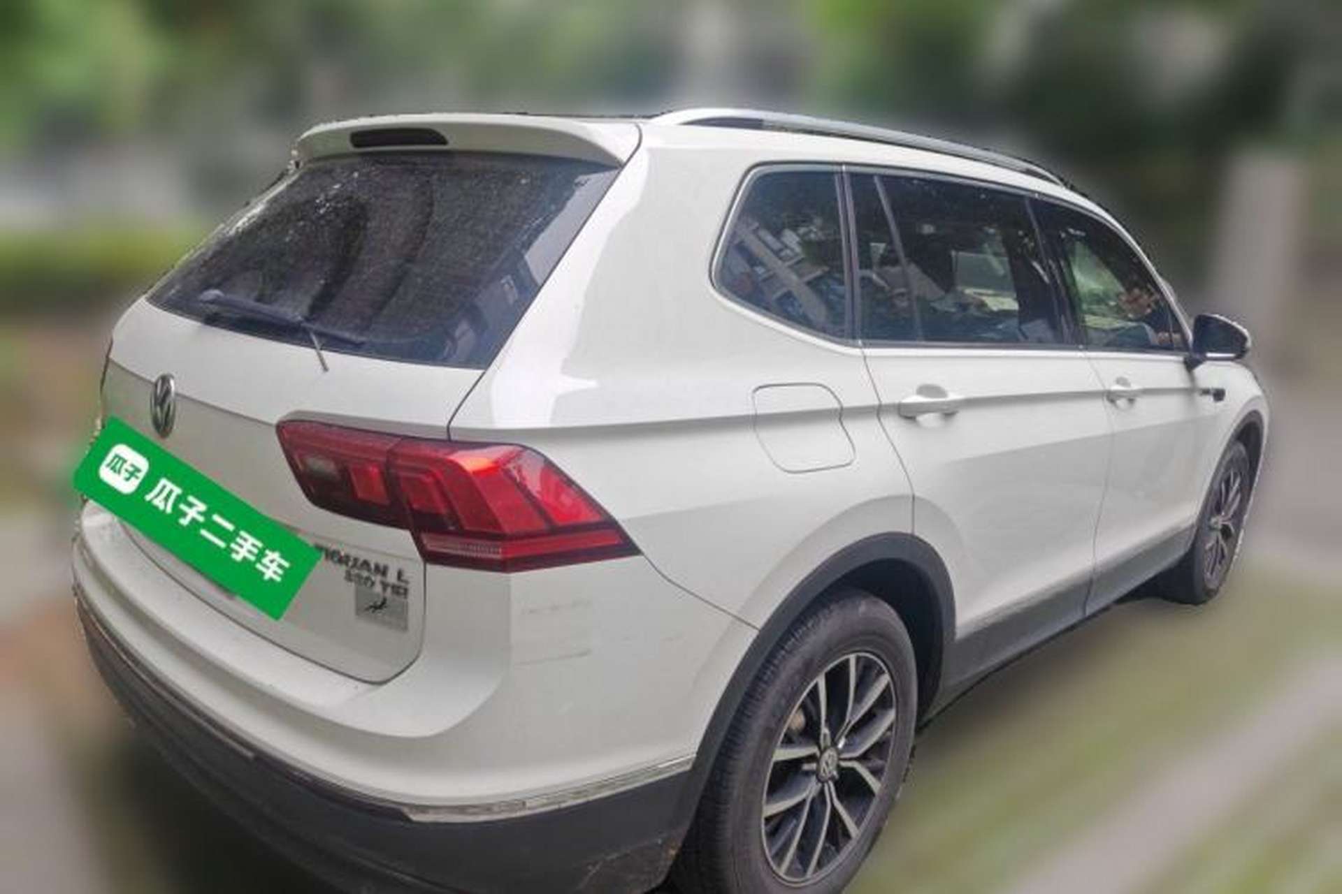 Used Volkswagen Tiguan L 2017 330TSI Automatic Two-Wheel Drive Luxury Edition Rear Right 45 Deg