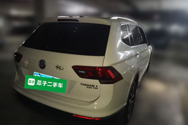 Used Volkswagen Tiguan L 2017 330TSI Automatic Two-Wheel Drive Luxury Edition Rear Right 45 Deg