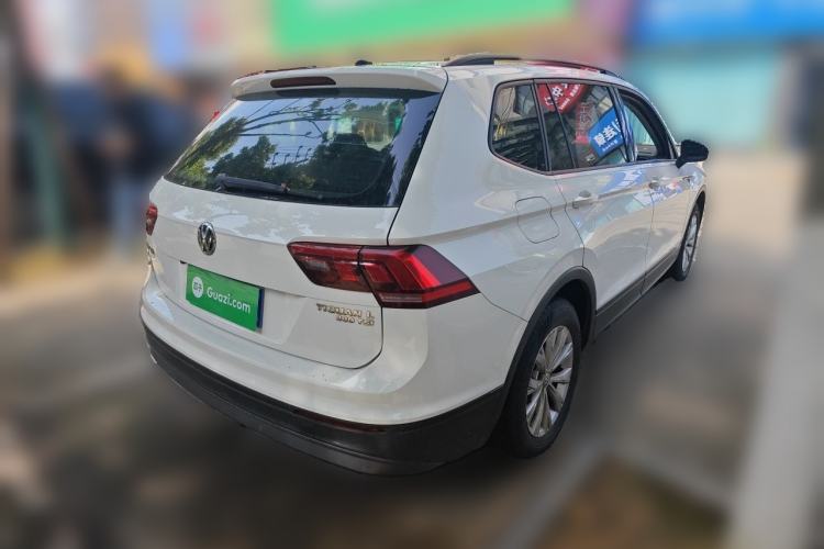 Used Volkswagen Tiguan L 2017 330TSI Automatic Two-Wheel Drive Luxury Edition Rear Right 45 Deg