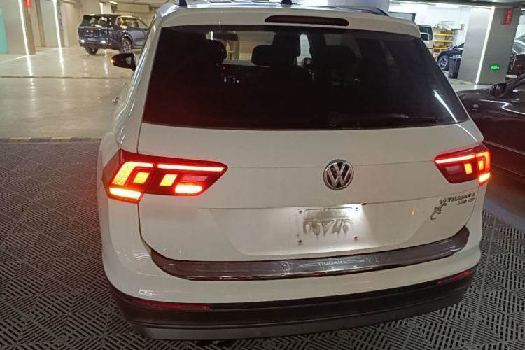 Used Volkswagen Tiguan L 2017 330TSI Automatic Two-Wheel Drive Luxury Edition Rear