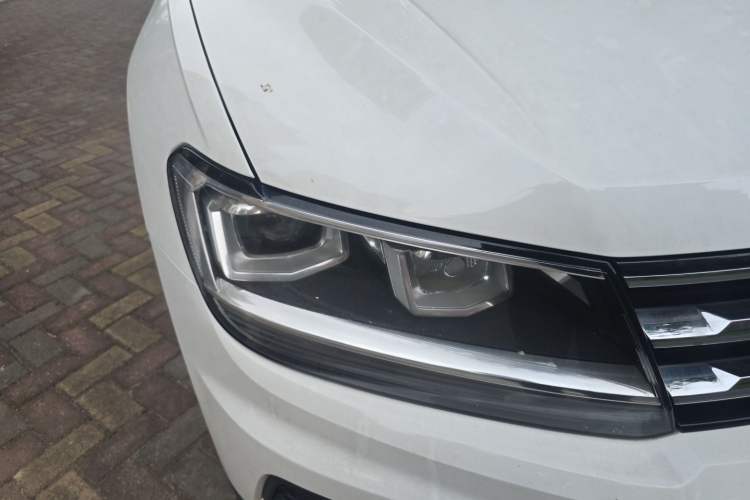 Used Volkswagen Tiguan L 2017 330TSI Automatic Two-Wheel Drive Luxury Edition Right Front Headlight