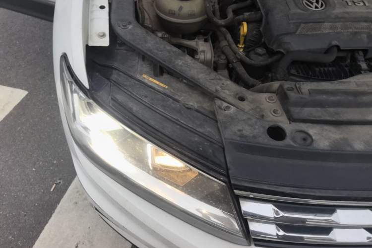 Used Volkswagen Tiguan L 2017 330TSI Automatic Two-Wheel Drive Luxury Edition Right Front Headlight