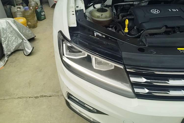 Used Volkswagen Tiguan L 2017 330TSI Automatic Two-Wheel Drive Comfort Edition Right Front Headlight