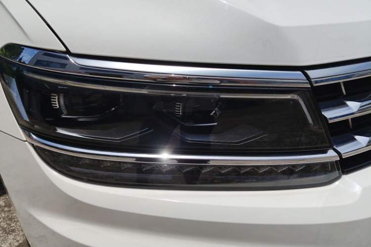 Used Volkswagen Tiguan L 2017 330TSI Automatic Two-Wheel Drive Flagship Edition Right Front Headlight