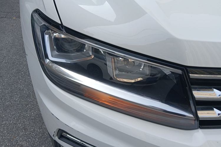 Used Volkswagen Tiguan L 2017 330TSI Automatic Two-Wheel Drive Luxury Edition Right Front Headlight