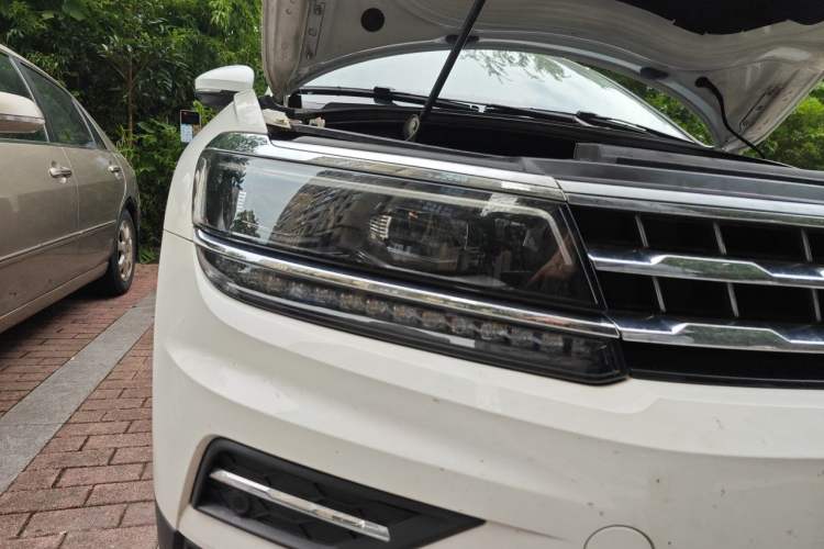 Used Volkswagen Tiguan L 2017 330TSI Automatic Two-Wheel Drive Flagship Edition Right Front Headlight