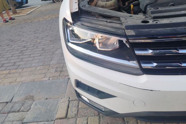 Used Volkswagen Tiguan L 2017 330TSI Automatic Two-Wheel Drive Luxury Edition Right Front Headlight