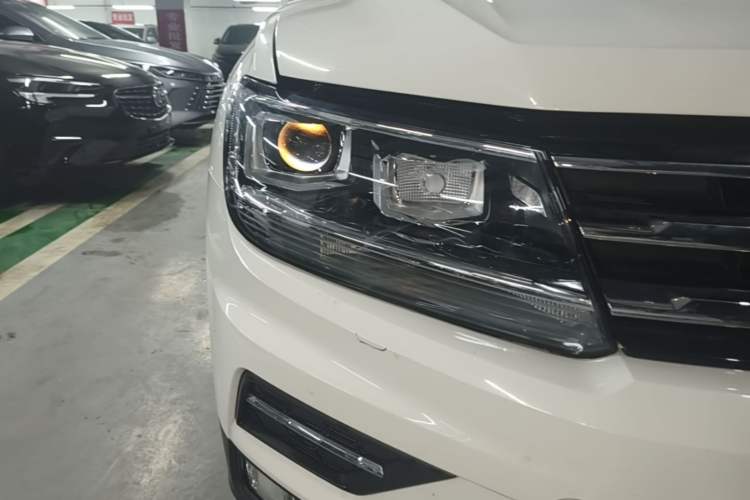 Used Volkswagen Tiguan L 2017 330TSI Automatic Two-Wheel Drive Luxury Edition Right Front Headlight