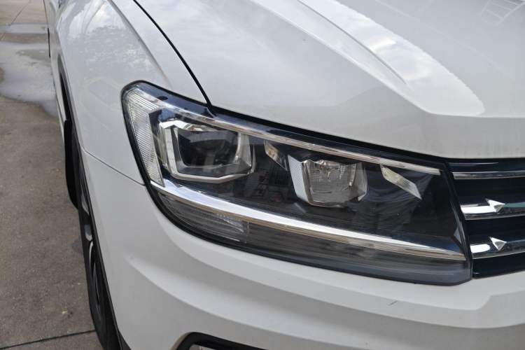 Used Volkswagen Tiguan L 2017 330TSI Automatic Two-Wheel Drive Luxury Edition Right Front Headlight