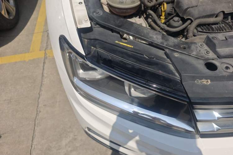 Used Volkswagen Tiguan L 2017 330TSI Automatic Two-Wheel Drive Luxury Edition Right Front Headlight