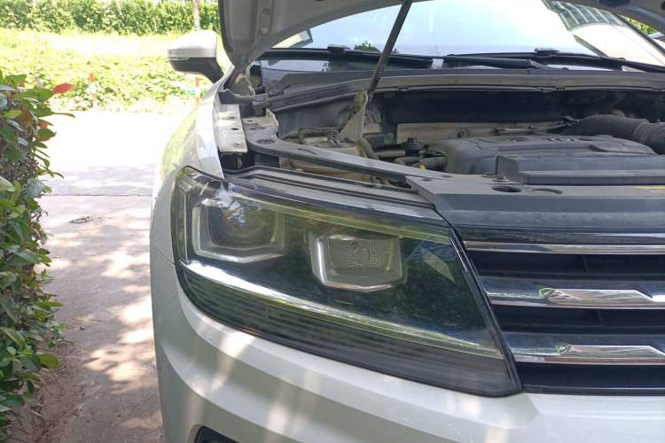 Used Volkswagen Tiguan L 2017 330TSI Automatic Two-Wheel Drive Luxury Edition Right Front Headlight