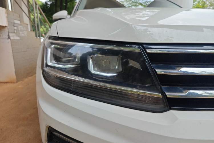 Used Volkswagen Tiguan L 2017 330TSI Automatic Two-Wheel Drive Luxury Edition Right Front Headlight