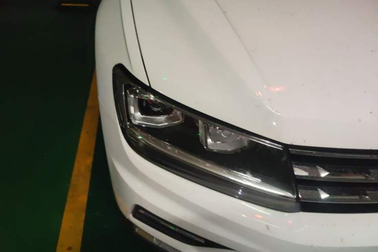 Used Volkswagen Tiguan L 2017 330TSI Automatic Two-Wheel Drive Luxury Edition Right Front Headlight