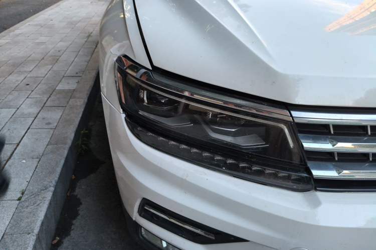 Used Volkswagen Tiguan L 2017 330TSI Automatic Two-Wheel Drive Flagship Edition Right Front Headlight
