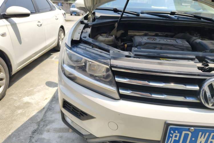 Used Volkswagen Tiguan L 2017 330TSI Automatic Two-Wheel Drive Luxury Edition Right Front Headlight