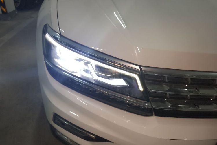 Used Volkswagen Tiguan L 2017 330TSI Automatic Two-Wheel Drive Flagship Edition Right Front Headlight