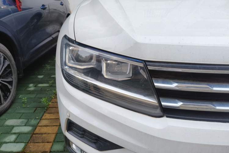 Used Volkswagen Tiguan L 2017 330TSI Automatic Two-Wheel Drive Luxury Edition Right Front Headlight
