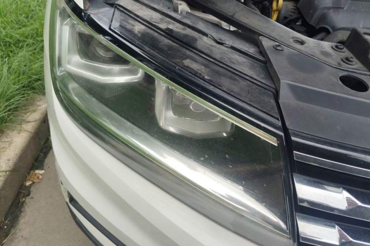 Used Volkswagen Tiguan L 2017 330TSI Automatic Two-Wheel Drive Luxury Edition Right Front Headlight