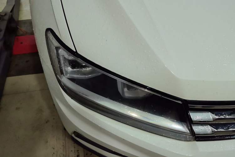 Used Volkswagen Tiguan L 2017 330TSI Automatic Two-Wheel Drive Luxury Edition Right Front Headlight