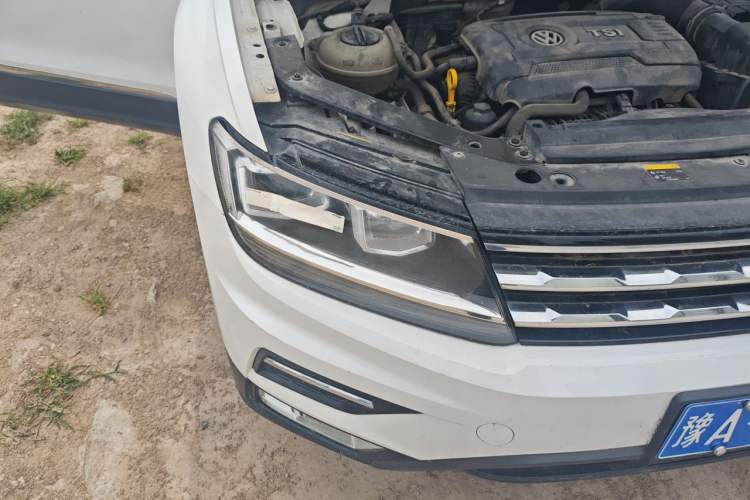 Used Volkswagen Tiguan L 2017 330TSI Automatic Two-Wheel Drive Luxury Edition Right Front Headlight