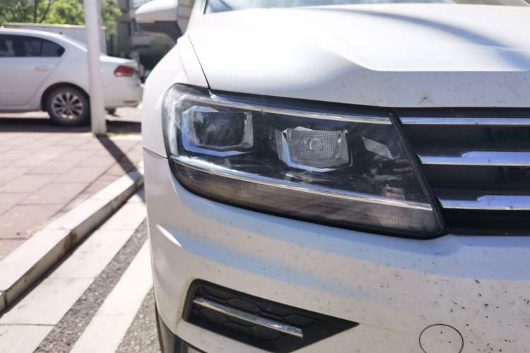 Used Volkswagen Tiguan L 2017 330TSI Automatic Two-Wheel Drive Comfort Edition Right Front Headlight