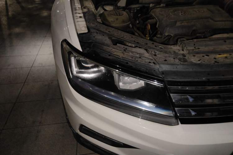 Used Volkswagen Tiguan L 2017 330TSI Automatic Two-Wheel Drive Luxury Edition Right Front Headlight