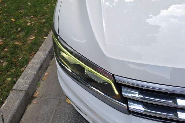 Used Volkswagen Tiguan L 2017 330TSI Automatic Two-Wheel Drive Flagship Edition Right Front Headlight