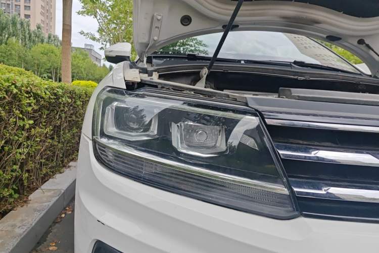 Used Volkswagen Tiguan L 2017 330TSI Automatic Two-Wheel Drive Luxury Edition Right Front Headlight
