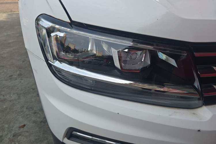 Used Volkswagen Tiguan L 2017 330TSI Automatic Two-Wheel Drive Luxury Edition Right Front Headlight