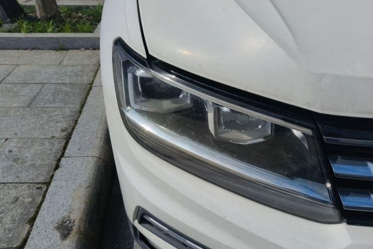Used Volkswagen Tiguan L 2017 330TSI Automatic Two-Wheel Drive Luxury Edition Right Front Headlight