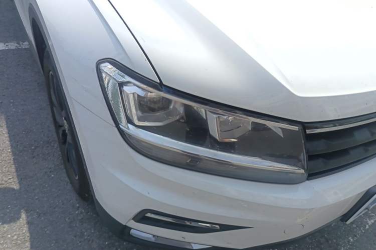 Used Volkswagen Tiguan L 2017 330TSI Automatic Two-Wheel Drive Luxury Edition Right Front Headlight