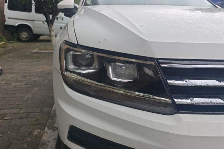 Used Volkswagen Tiguan L 2017 330TSI Automatic Two-Wheel Drive Luxury Edition Right Front Headlight