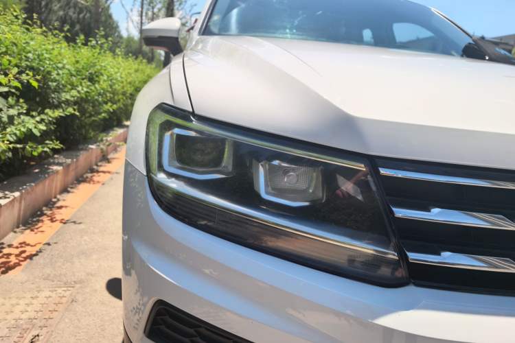 Used Volkswagen Tiguan L 2017 330TSI Automatic Two-Wheel Drive Luxury Edition Right Front Headlight
