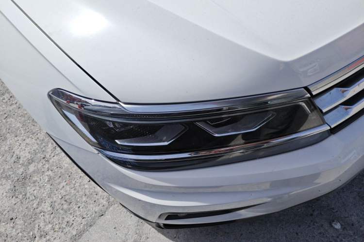 Used Volkswagen Tiguan L 2017 330TSI Automatic Two-Wheel Drive Flagship Edition Right Front Headlight