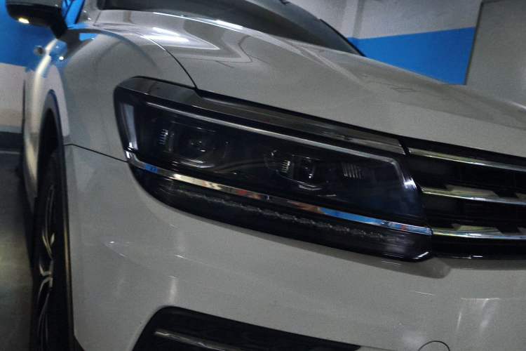 Used Volkswagen Tiguan L 2017 330TSI Automatic Two-Wheel Drive Luxury Edition Right Front Headlight