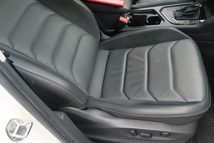 Used Volkswagen Tiguan L 2017 330TSI Automatic Two-Wheel Drive Luxury Edition Right Front Seat
