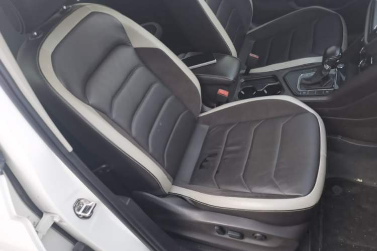 Used Volkswagen Tiguan L 2017 330TSI Automatic Two-Wheel Drive Luxury Edition Right Front Seat