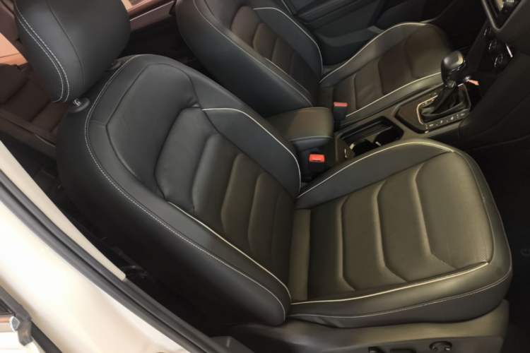 Used Volkswagen Tiguan L 2017 330TSI Automatic Two-Wheel Drive Flagship Edition Right Front Seat