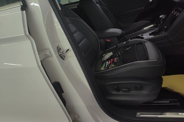 Used Volkswagen Tiguan L 2017 330TSI Automatic Two-Wheel Drive Flagship Edition Right Front Seat
