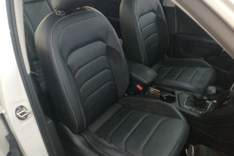 Used Volkswagen Tiguan L 2017 330TSI Automatic Two-Wheel Drive Luxury Edition Right Front Seat