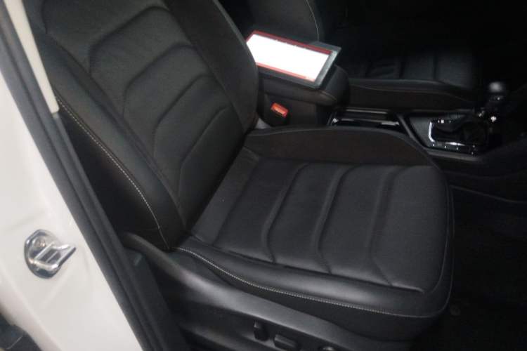 Used Volkswagen Tiguan L 2017 330TSI Automatic Two-Wheel Drive Comfort Edition Right Front Seat