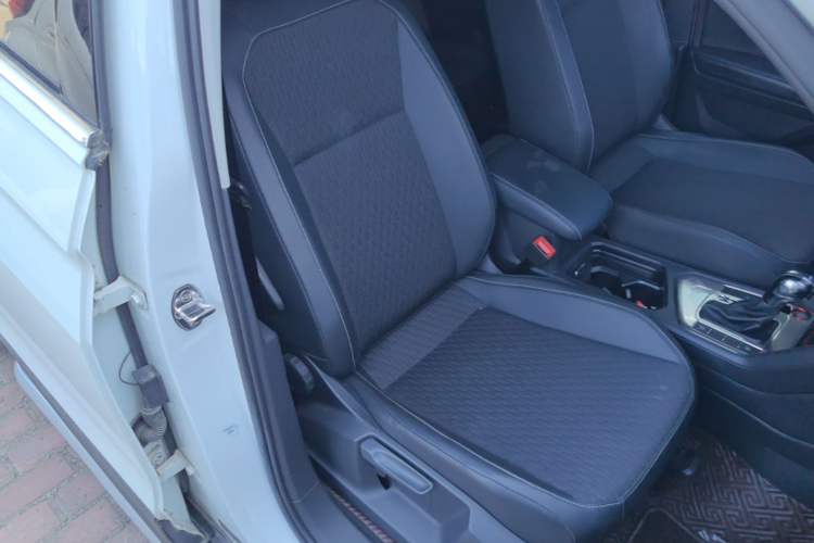 Used Volkswagen Tiguan L 2017 330TSI Automatic Two-Wheel Drive Luxury Edition Right Front Seat