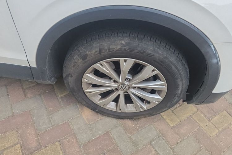 Used Volkswagen Tiguan L 2017 330TSI Automatic Two-Wheel Drive Luxury Edition Right Front Wheel Hub