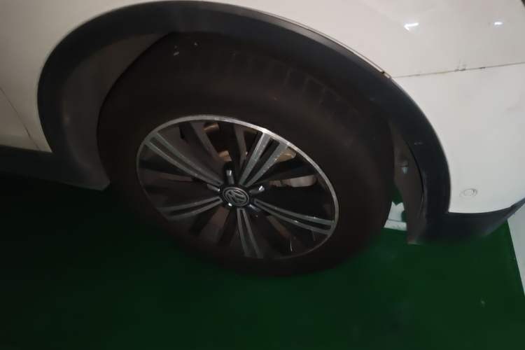 Used Volkswagen Tiguan L 2017 330TSI Automatic Two-Wheel Drive Flagship Edition Right Front Wheel Hub