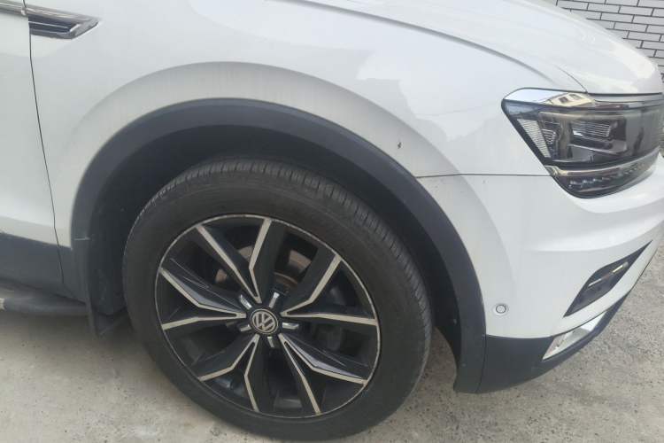 Used Volkswagen Tiguan L 2017 330TSI Automatic Two-Wheel Drive Flagship Edition Right Front Wheel Hub