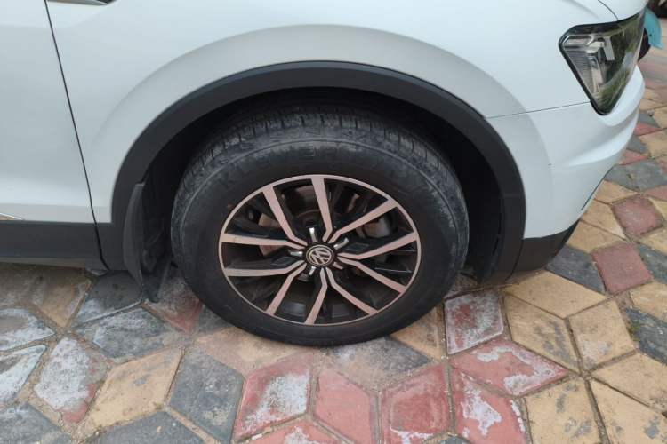 Used Volkswagen Tiguan L 2017 330TSI Automatic Two-Wheel Drive Luxury Edition Right Front Wheel Hub